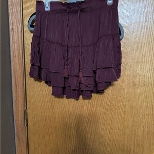 NWT size medium aerie Women's Burgundy Ruffle Skirt